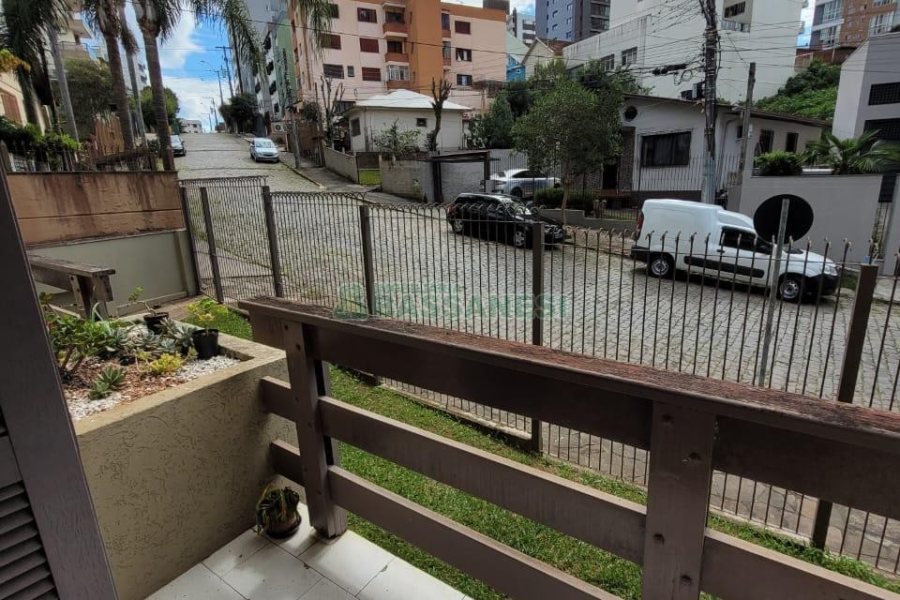 Apartamento com 144m², 3 dormitórios, 2 vagas, no bairro Panazzolo em Caxias do Sul para Alugar