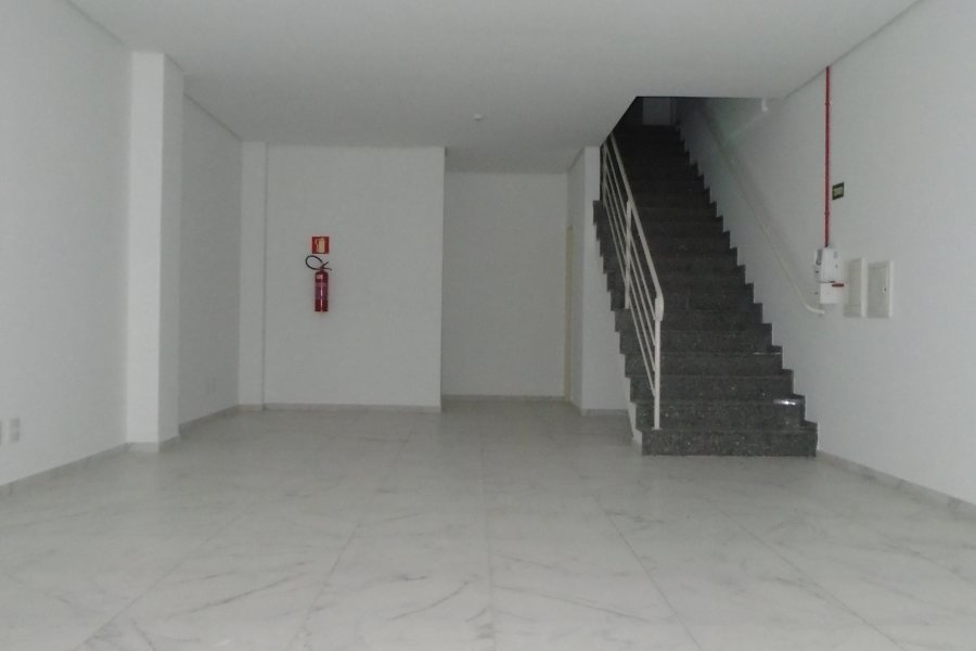 Loja com 220m², no bairro São Pelegrino em Caxias do Sul para Alugar