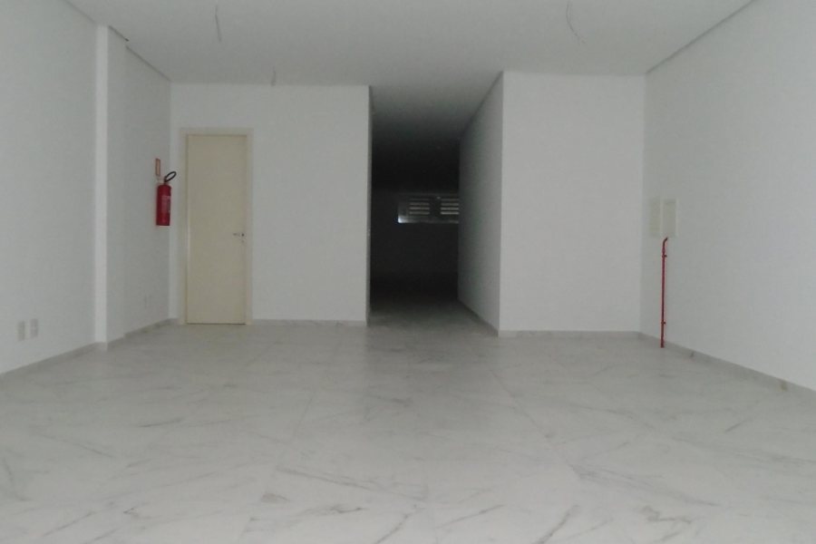 Loja com 220m², no bairro São Pelegrino em Caxias do Sul para Alugar