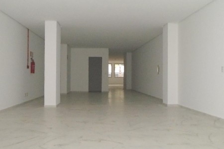 Loja com 220m², no bairro São Pelegrino em Caxias do Sul para Alugar