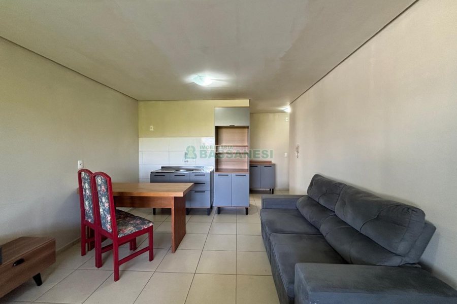 Kitinete Mobiliado com 34m², 1 dormitório, 1 vaga, no bairro Petrópolis em Caxias do Sul para Alugar