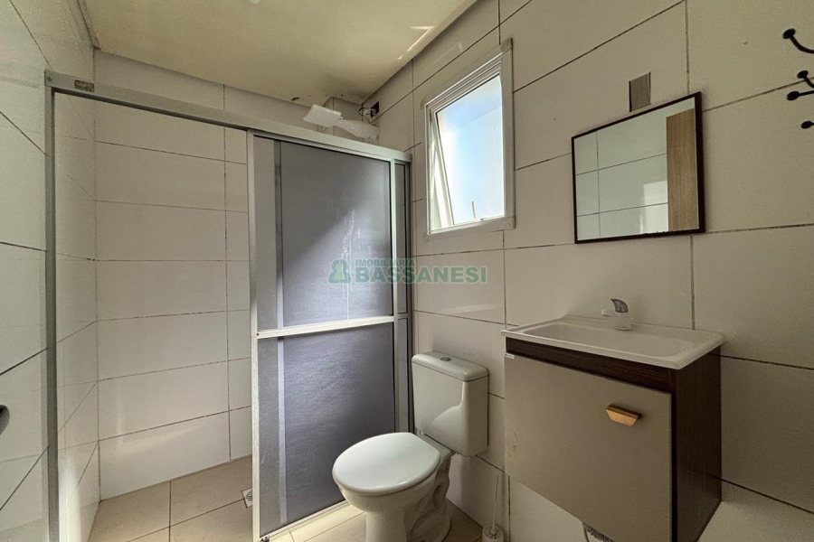 Kitinete Mobiliado com 34m², 1 dormitório, 1 vaga, no bairro Petrópolis em Caxias do Sul para Alugar
