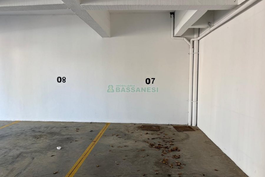 Kitinete Mobiliado com 34m², 1 dormitório, 1 vaga, no bairro Petrópolis em Caxias do Sul para Alugar