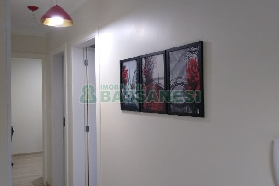 Apartamento com 49m², 2 dormitórios, 1 vaga, no bairro Vinhedos em Caxias do Sul para Comprar