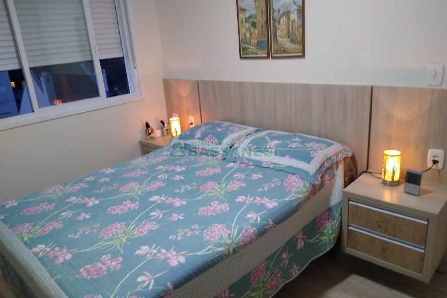 Apartamento com 49m², 2 dormitórios, 1 vaga, no bairro Vinhedos em Caxias do Sul para Comprar