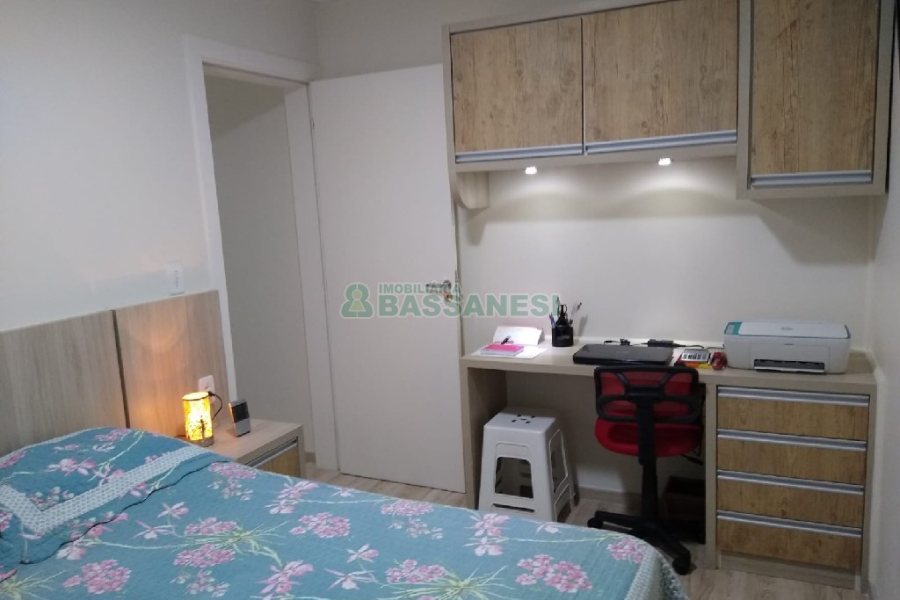 Apartamento com 49m², 2 dormitórios, 1 vaga, no bairro Vinhedos em Caxias do Sul para Comprar