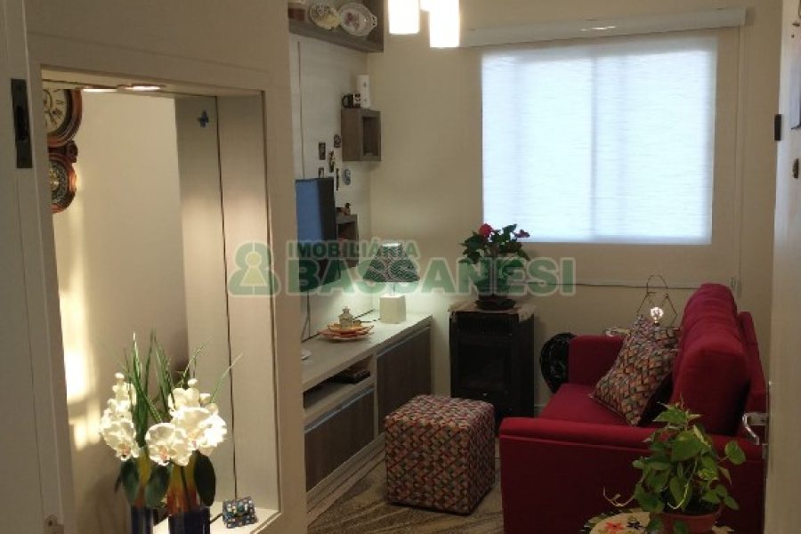 Apartamento com 49m², 2 dormitórios, 1 vaga, no bairro Vinhedos em Caxias do Sul para Comprar
