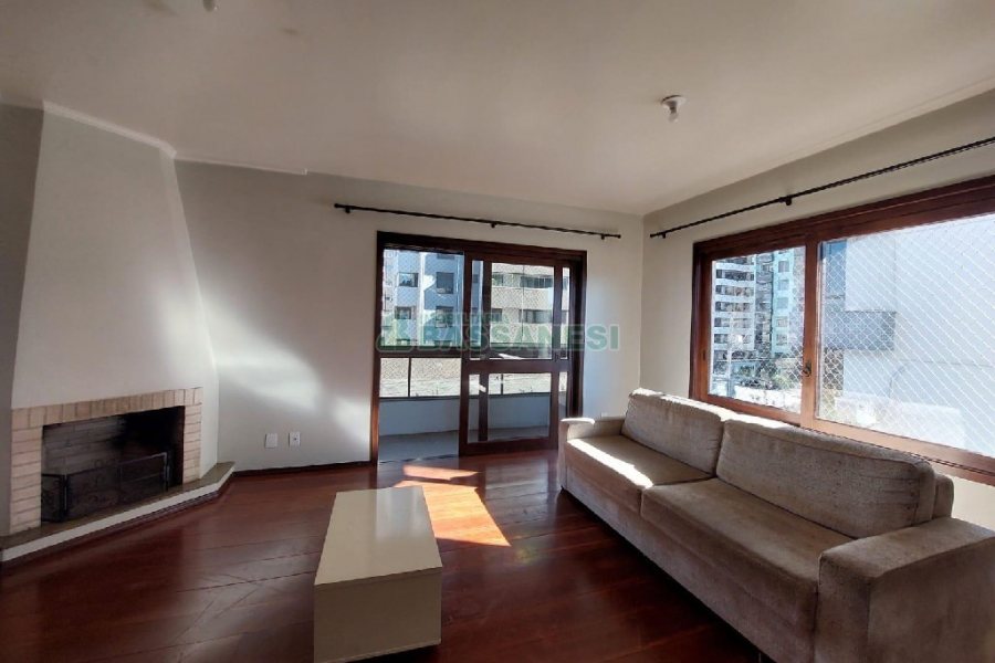 Apto Mobiliado com 112m², 4 dormitórios, 2 vagas, no bairro Lourdes em Caxias do Sul para Alugar