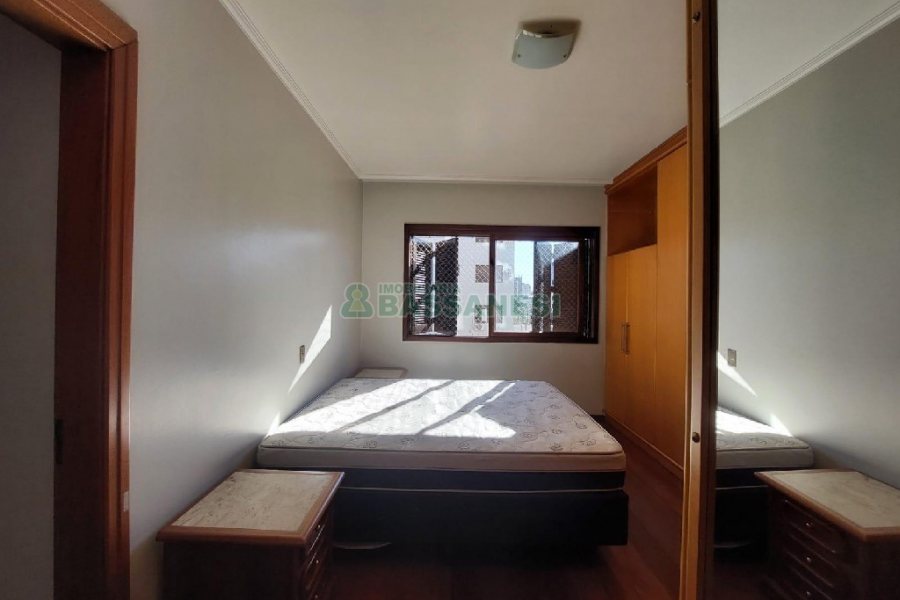 Apto Mobiliado com 112m², 4 dormitórios, 2 vagas, no bairro Lourdes em Caxias do Sul para Alugar