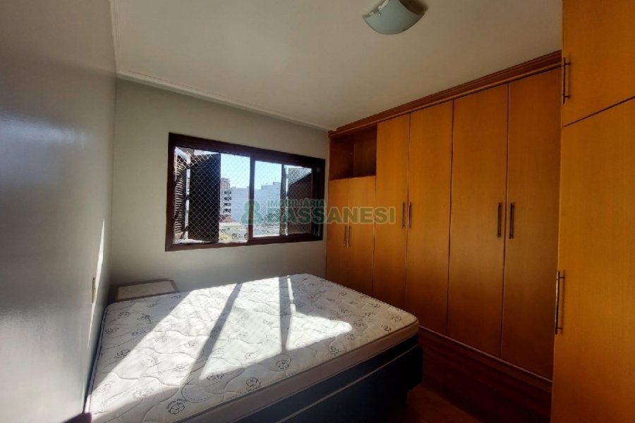 Apto Mobiliado com 112m², 4 dormitórios, 2 vagas, no bairro Lourdes em Caxias do Sul para Alugar