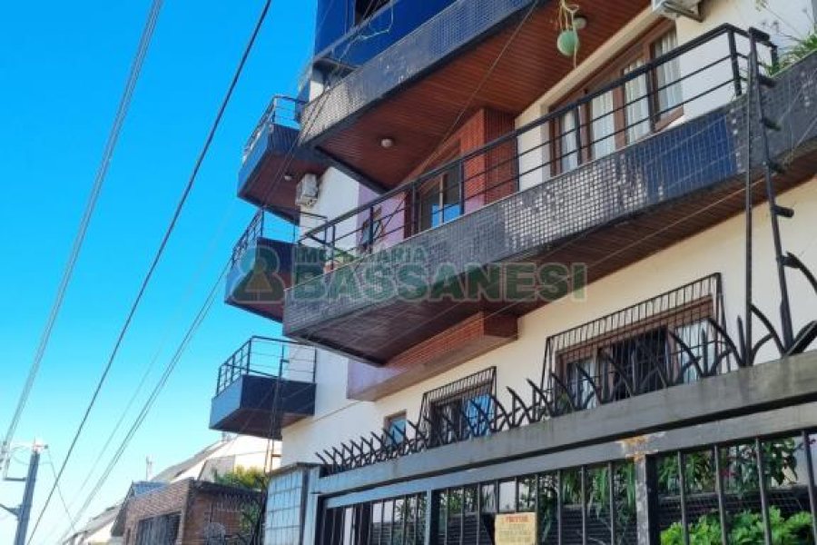 Apto Mobiliado com 80m², 2 dormitórios, 1 vaga, no bairro Madureira em Caxias do Sul para Comprar