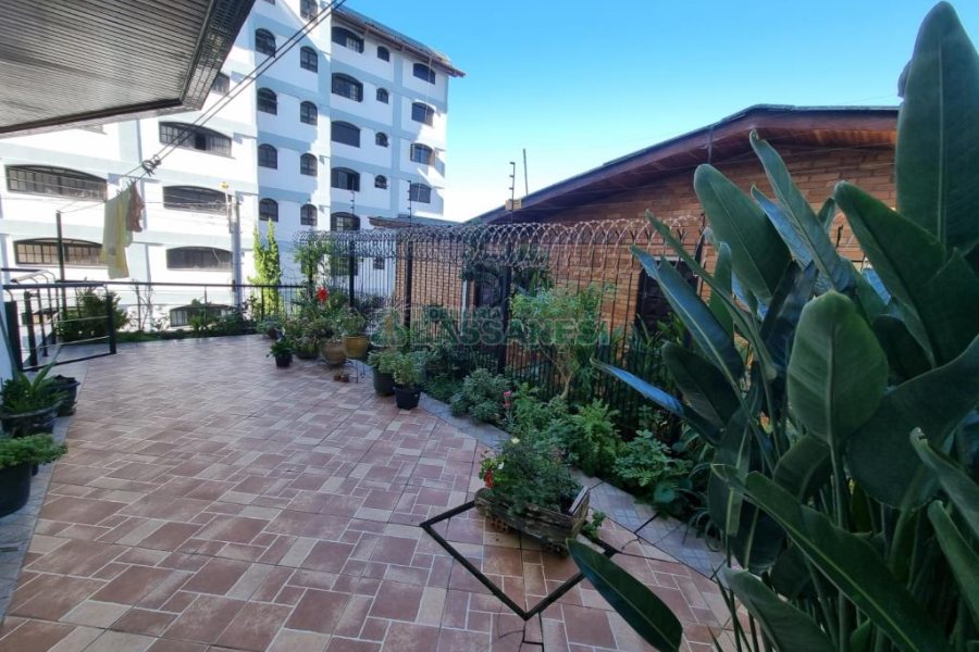 Apto Mobiliado com 80m², 2 dormitórios, 1 vaga, no bairro Madureira em Caxias do Sul para Comprar