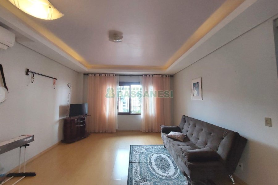 Apto Mobiliado com 80m², 2 dormitórios, 1 vaga, no bairro Madureira em Caxias do Sul para Comprar