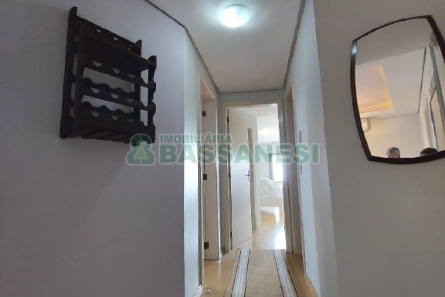 Apto Mobiliado com 80m², 2 dormitórios, 1 vaga, no bairro Madureira em Caxias do Sul para Comprar