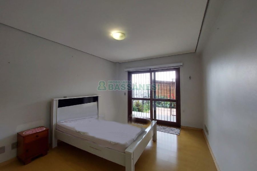 Apto Mobiliado com 80m², 2 dormitórios, 1 vaga, no bairro Madureira em Caxias do Sul para Comprar