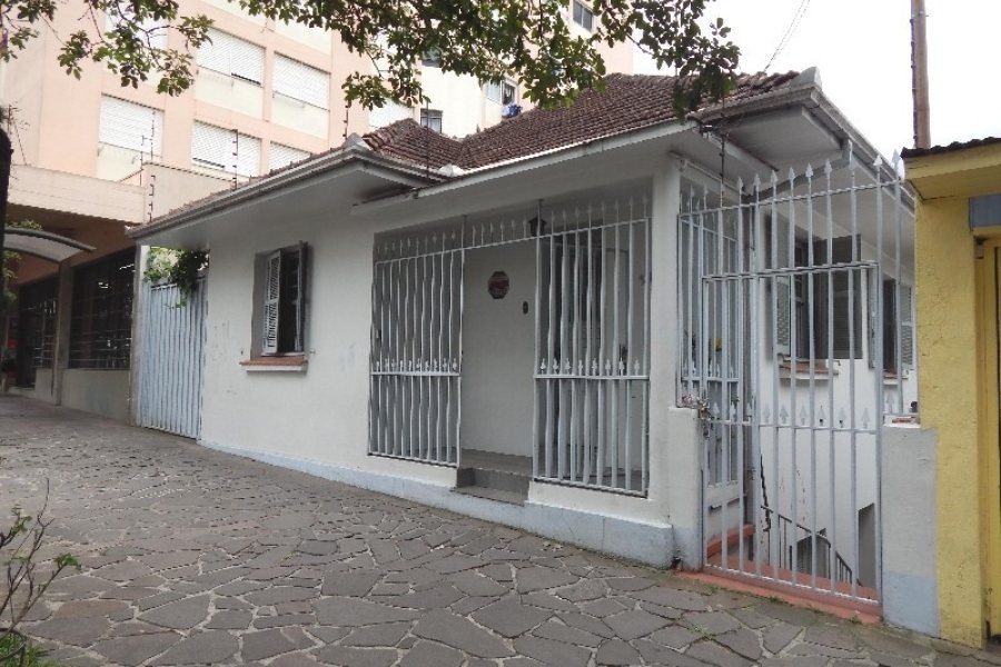 Casa Comercial com 242m², 4 dormitórios, 1 vaga, no bairro Centro em Caxias do Sul para Comprar