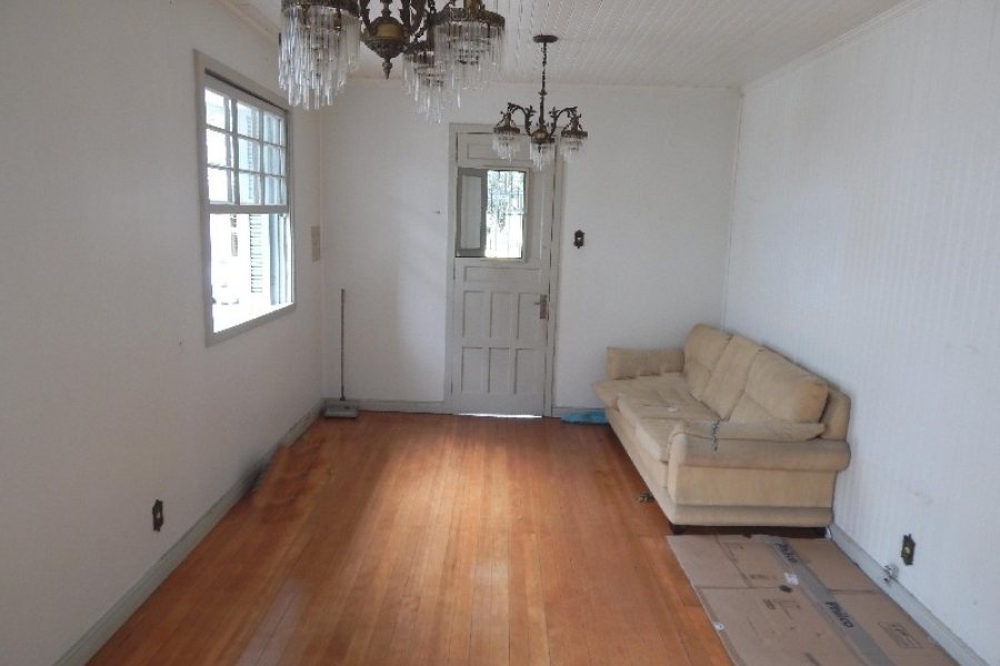 Casa Comercial com 242m², 4 dormitórios, 1 vaga, no bairro Centro em Caxias do Sul para Comprar