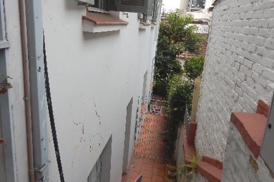 Casa Comercial com 242m², 4 dormitórios, 1 vaga, no bairro Centro em Caxias do Sul para Comprar