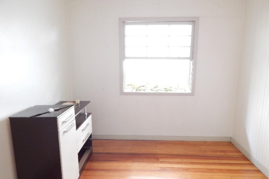 Casa Comercial com 242m², 4 dormitórios, 1 vaga, no bairro Centro em Caxias do Sul para Comprar