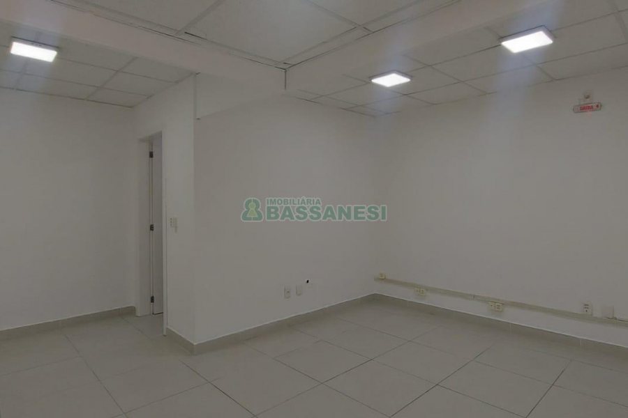 Loja com 98m², no bairro Centro em Caxias do Sul para Alugar