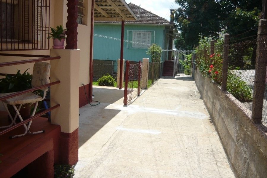 Casa com 100m², 3 dormitórios, no bairro São Pelegrino em Caxias do Sul para Comprar