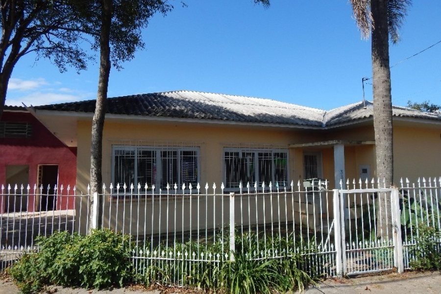 Casa Comercial com 150m², 5 dormitórios, 3 vagas, no bairro Bela Vista em Caxias do Sul para Comprar