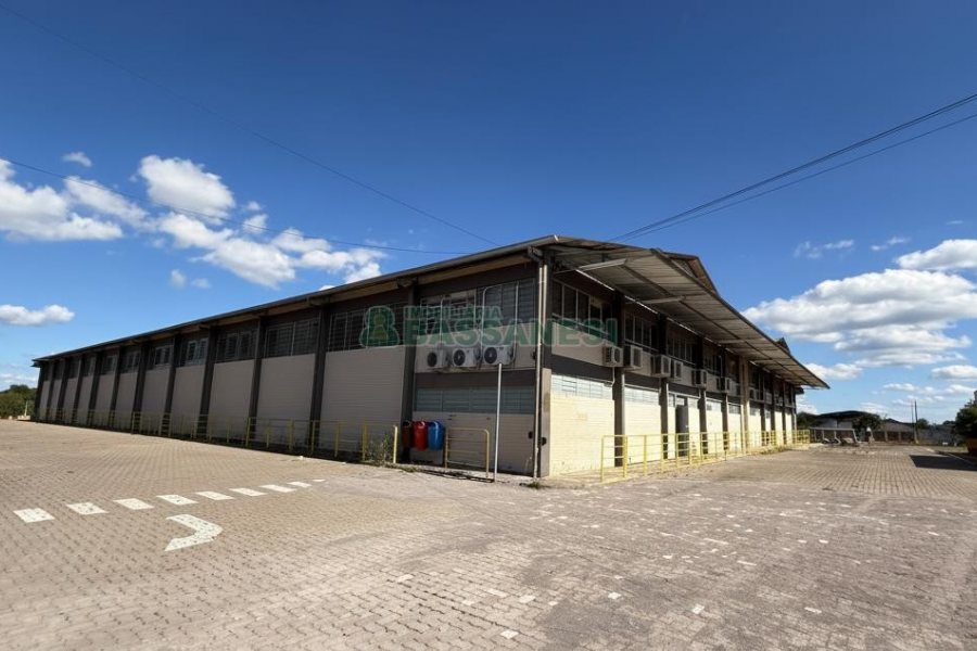 Pavilhão com 3000m², no bairro Cidade Nova em Caxias do Sul para Alugar