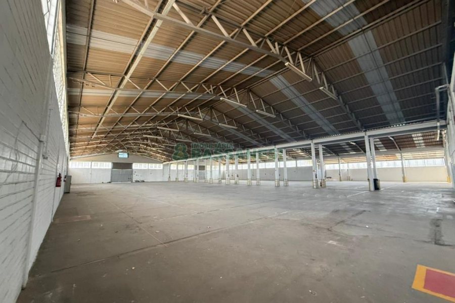 Pavilhão com 3000m², no bairro Cidade Nova em Caxias do Sul para Alugar