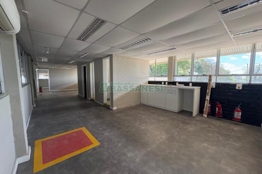 Pavilhão com 3000m², no bairro Cidade Nova em Caxias do Sul para Alugar