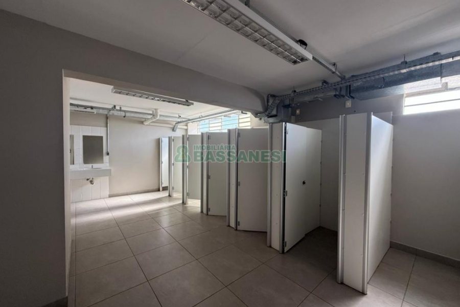 Pavilhão com 3000m², no bairro Cidade Nova em Caxias do Sul para Alugar