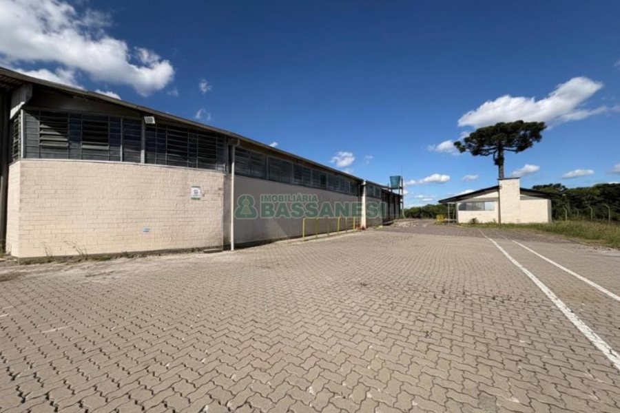 Pavilhão com 3000m², no bairro Cidade Nova em Caxias do Sul para Alugar