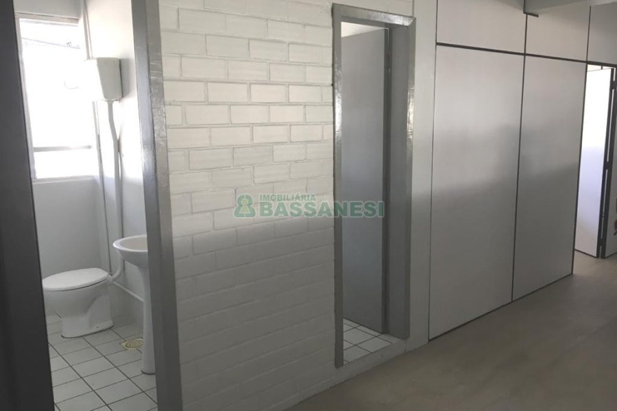 Pavilhão com 3000m², no bairro Cidade Nova em Caxias do Sul para Alugar