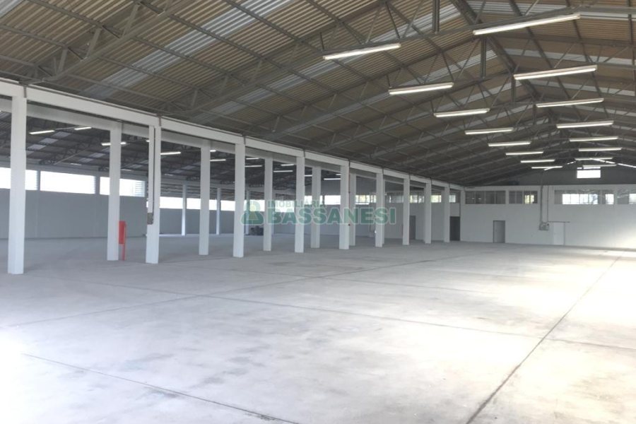 Pavilhão com 3000m², no bairro Cidade Nova em Caxias do Sul para Alugar