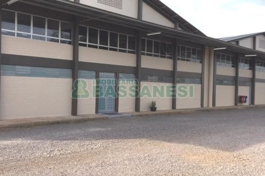 Pavilhão com 3000m², no bairro Cidade Nova em Caxias do Sul para Alugar