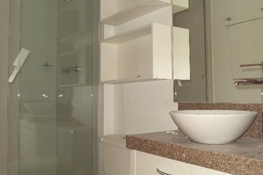 Apartamento com 64m², 2 dormitórios, 1 vaga, no bairro São Pelegrino em Caxias do Sul para Alugar