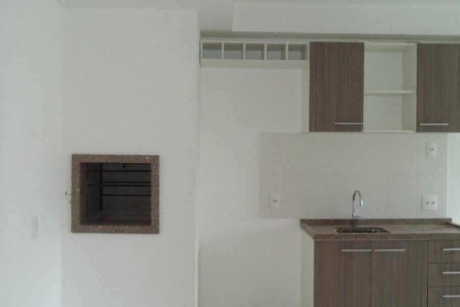 Apartamento com 64m², 2 dormitórios, 1 vaga, no bairro São Pelegrino em Caxias do Sul para Alugar