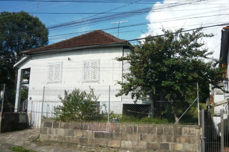 Casa com 180m², 3 dormitórios, no bairro Rio Branco em Caxias do Sul para Comprar