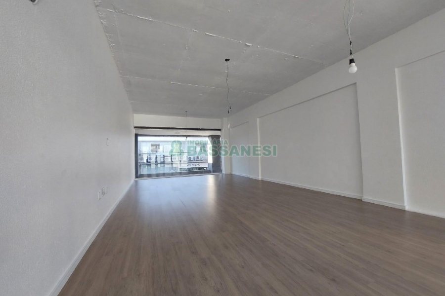 Loja com 102m², no bairro Rio Branco em Caxias do Sul para Alugar