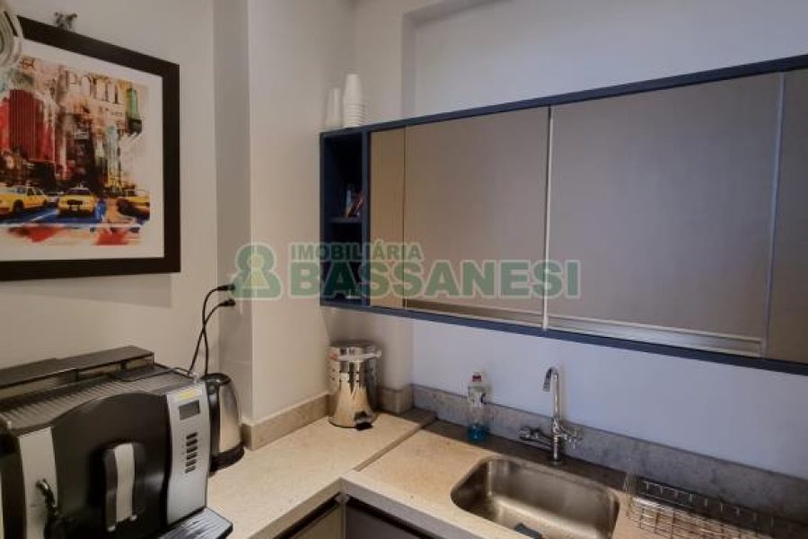Sala com 63m², 2 vagas, no bairro São Pelegrino em Caxias do Sul para Comprar
