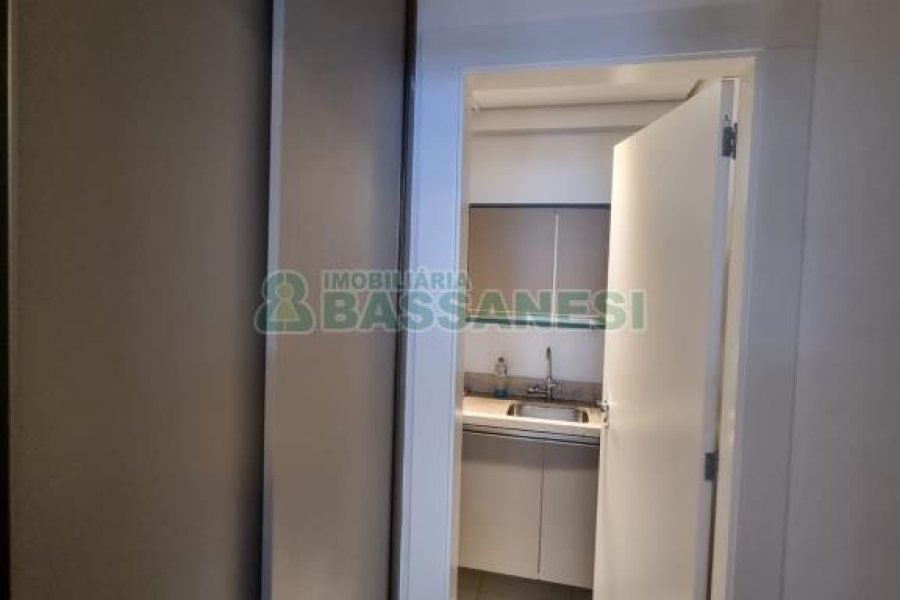 Sala com 63m², 2 vagas, no bairro São Pelegrino em Caxias do Sul para Comprar