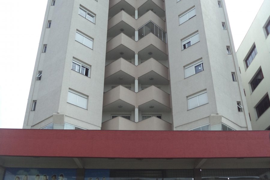 Apartamento com 98m², 3 dormitórios, 2 vagas, no bairro São Pelegrino em Caxias do Sul para Alugar