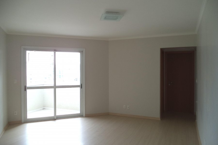 Apartamento com 98m², 3 dormitórios, 2 vagas, no bairro São Pelegrino em Caxias do Sul para Alugar