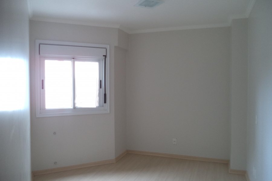 Apartamento com 98m², 3 dormitórios, 2 vagas, no bairro São Pelegrino em Caxias do Sul para Alugar