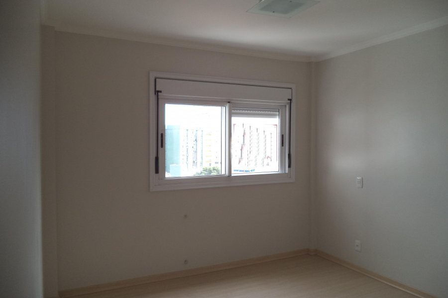 Apartamento com 98m², 3 dormitórios, 2 vagas, no bairro São Pelegrino em Caxias do Sul para Alugar