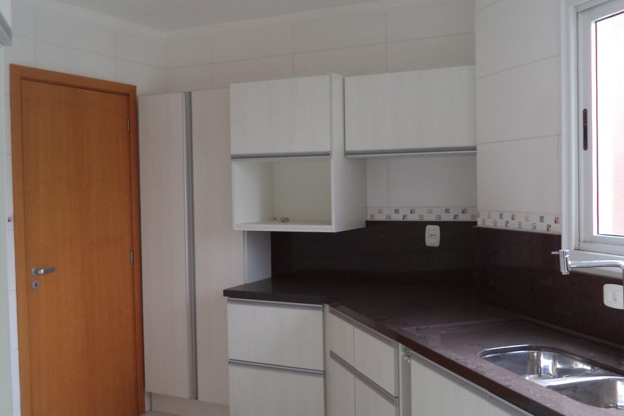 Apartamento com 98m², 3 dormitórios, 2 vagas, no bairro São Pelegrino em Caxias do Sul para Alugar