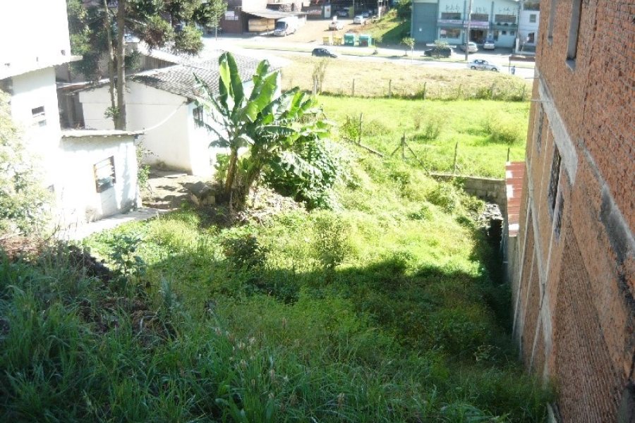 Terreno com 360m², no bairro Salgado Filho em Caxias do Sul para Comprar