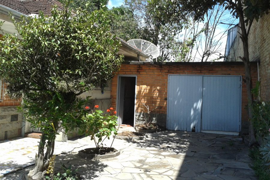 Casa com 200m², 3 dormitórios, 1 vaga, no bairro Rio Branco em Caxias do Sul para Comprar