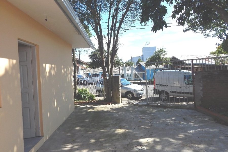 Casa com 220m², 3 dormitórios, 1 vaga, no bairro Bela Vista em Caxias do Sul para Alugar