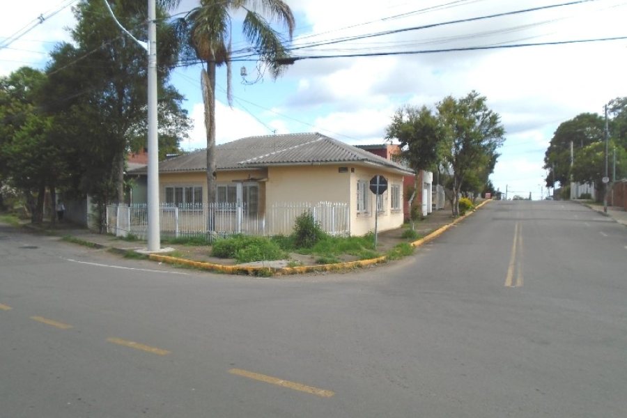Casa com 220m², 3 dormitórios, 1 vaga, no bairro Bela Vista em Caxias do Sul para Alugar