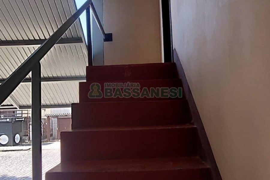 Pavilhão com 450m², no bairro Santa Catarina em Caxias do Sul para Alugar